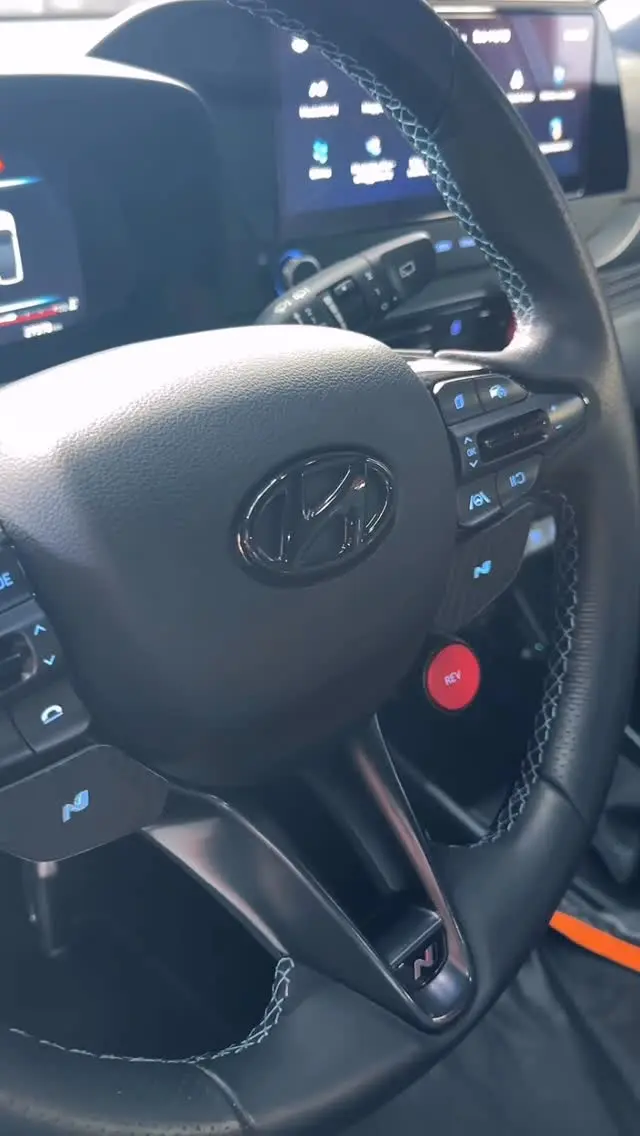 “Un caffè e un Powerking, grazie.” ☕⚙️
Stamattina colazione strong per questa Hyundai i20N alla quale abbiamo installato una centralina aggiuntiva @powerkingchiptuning che ha donato la bellezza di 48cv e 141nm ai già prestanti 204cv di serie 🐎 di questa piccola bomba, che adesso spinge come se fosse in ritardo al lavoro 😂

#AutoeXpress #Hyundaii20N #Powerking #ModuloMotore #BoostYourDrive #TuningLife #AutofficinaInnovativa